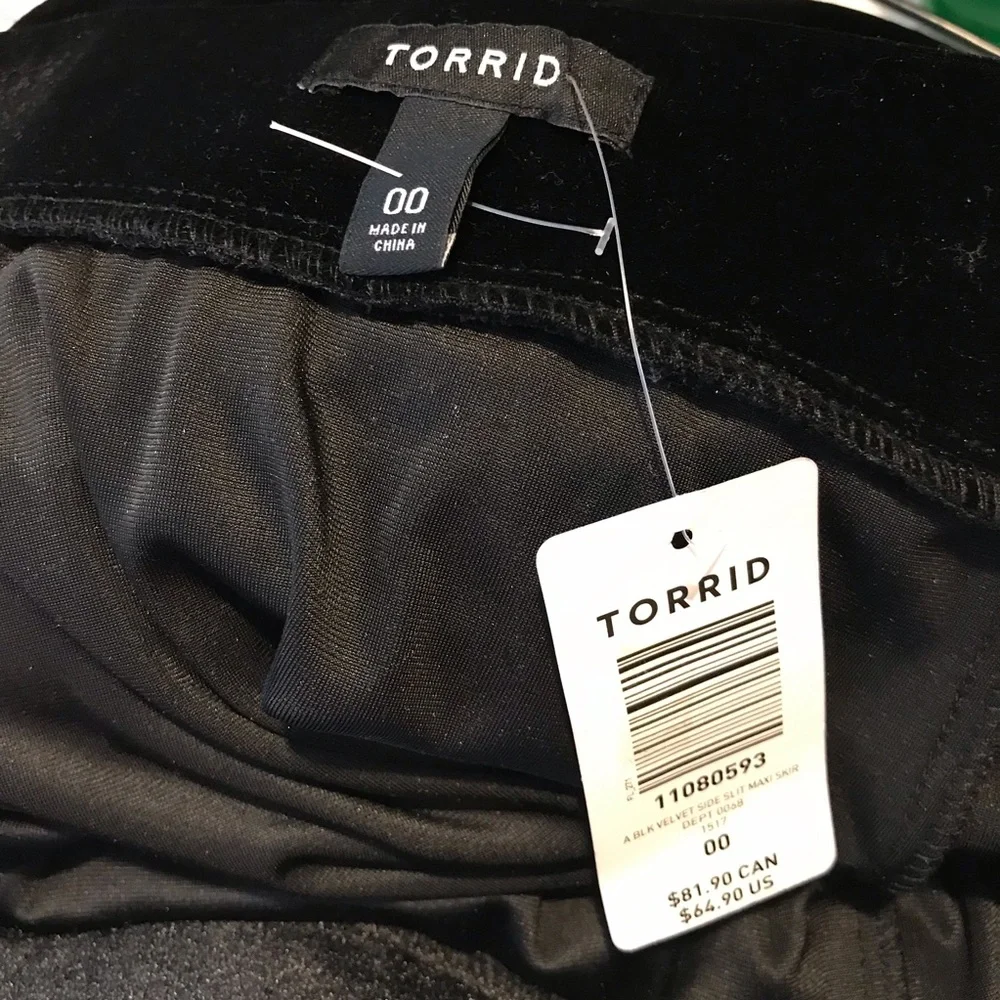 NEW Torrid Black Velvet Front Slit Maxi Skirt Stretch 00 / Medium Large - Picture 4 of 7